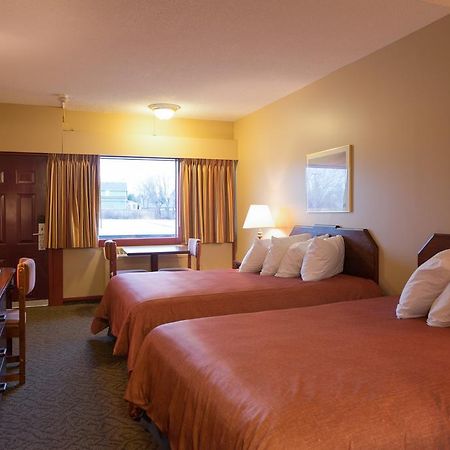 وينيبج Assiniboine Gordon Inn On The Park المظهر الخارجي الصورة