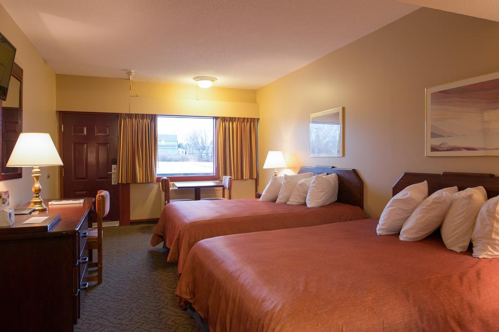 وينيبج Assiniboine Gordon Inn On The Park المظهر الخارجي الصورة