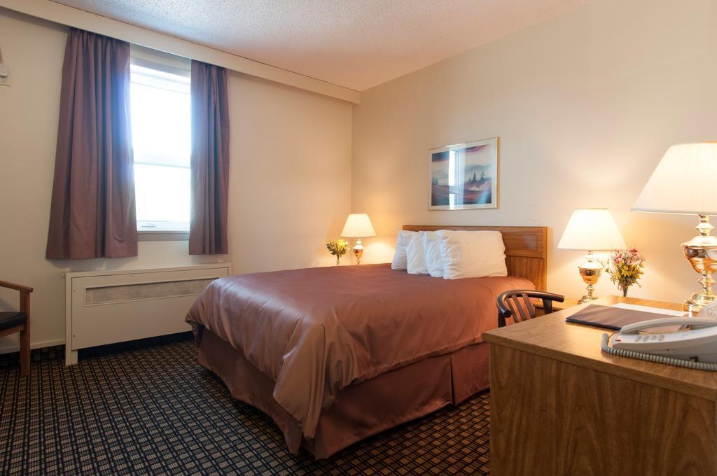 وينيبج Assiniboine Gordon Inn On The Park المظهر الخارجي الصورة